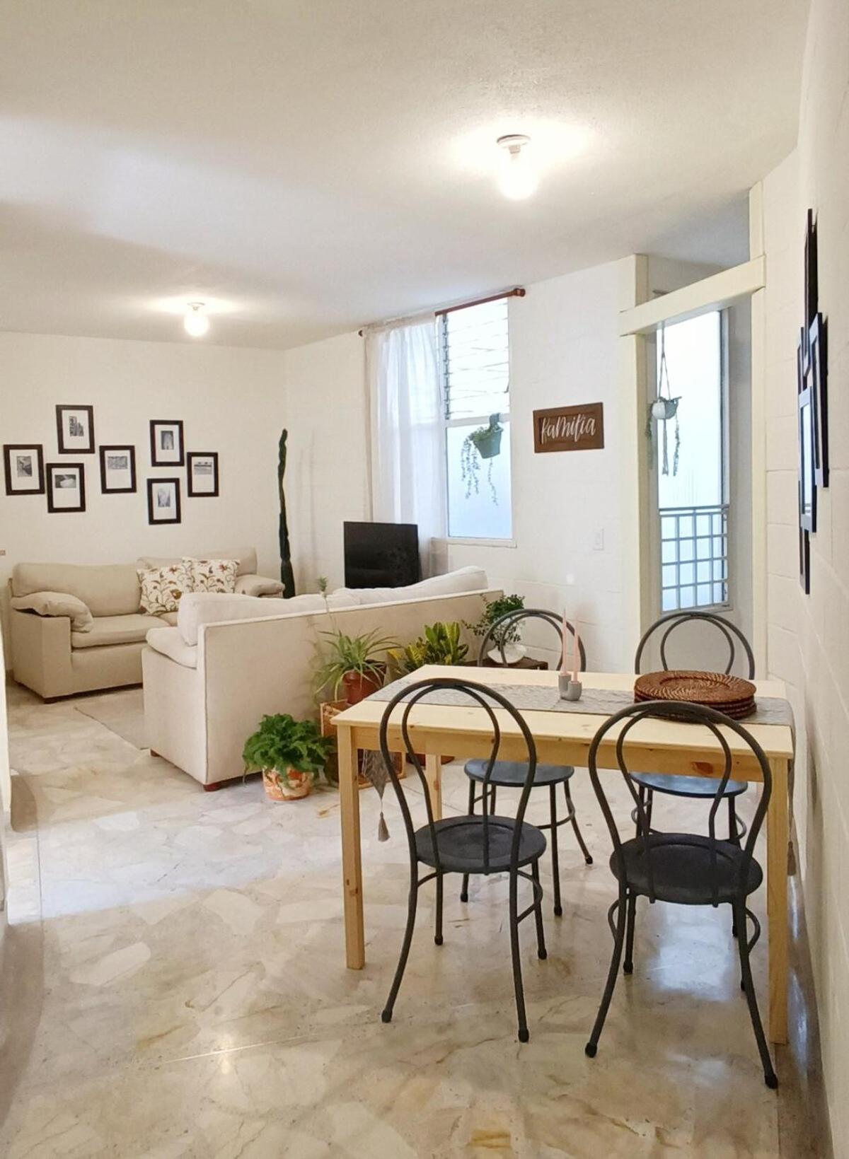 Apartamento Acogedor En Laureles Medellín