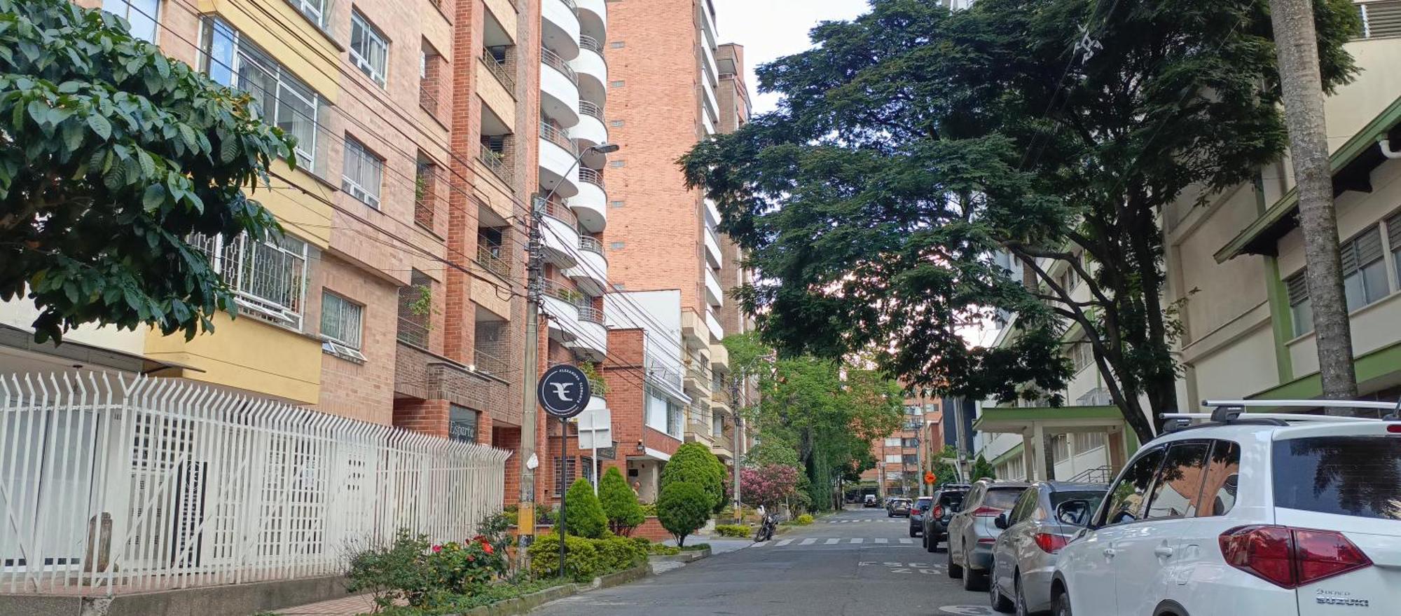 Acogedor En Laureles Apartamento